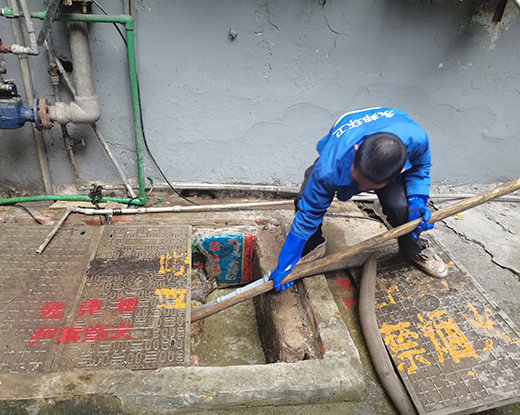 阜龙乡清掏化粪池